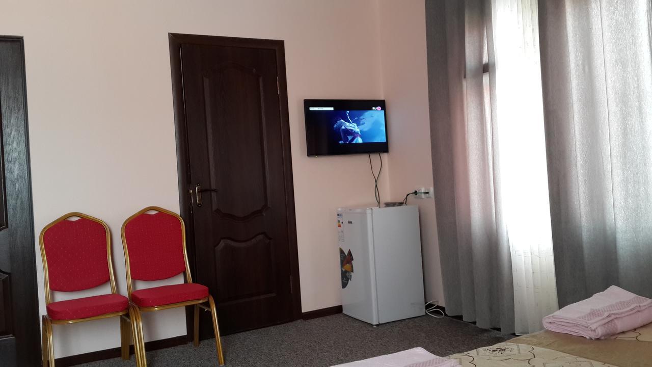 Mini-Pansionat Maksat Cholponata Buitenkant foto