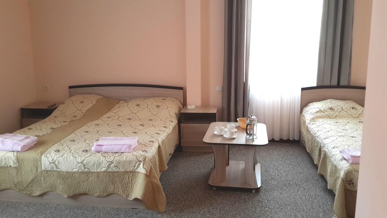 Mini-Pansionat Maksat Cholponata Buitenkant foto
