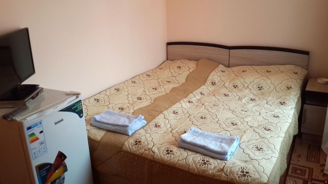 Mini-Pansionat Maksat Cholponata Buitenkant foto