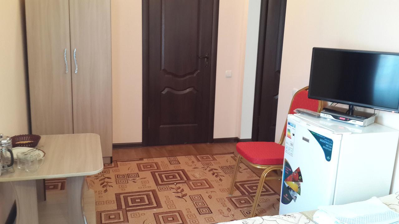 Mini-Pansionat Maksat Cholponata Buitenkant foto