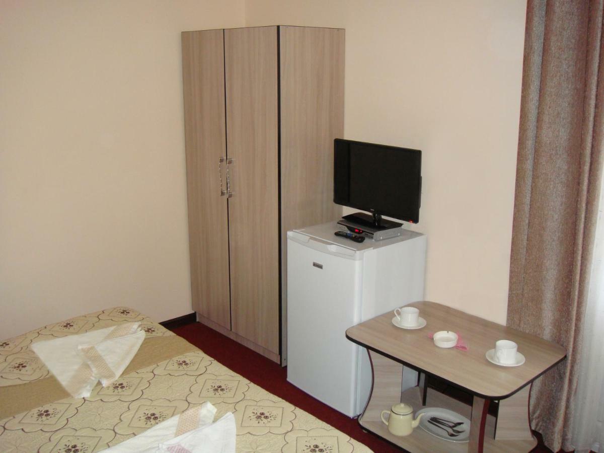 Mini-Pansionat Maksat Cholponata Buitenkant foto